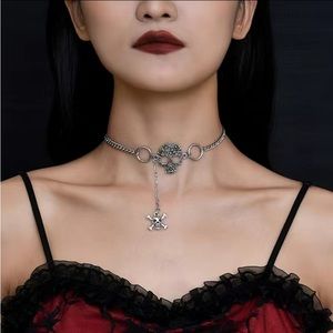 Silver Goth Skull Choker